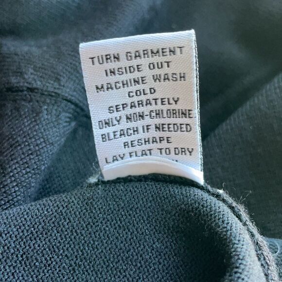 Love Scarlett Black Sweater with white laces on bottom right. Size 1X. - Picture 14 of 14